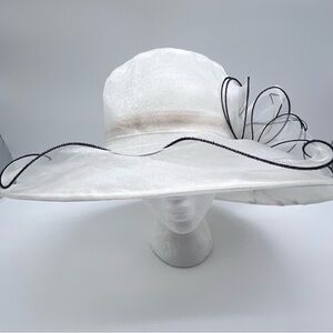 Bellady White Organza Wide Brim Church Hat with Black Trim & Floral Accent – EUC